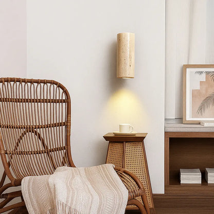 Applique murale LED en travertin – Base bois, blanche – Style Wabi Sabi
