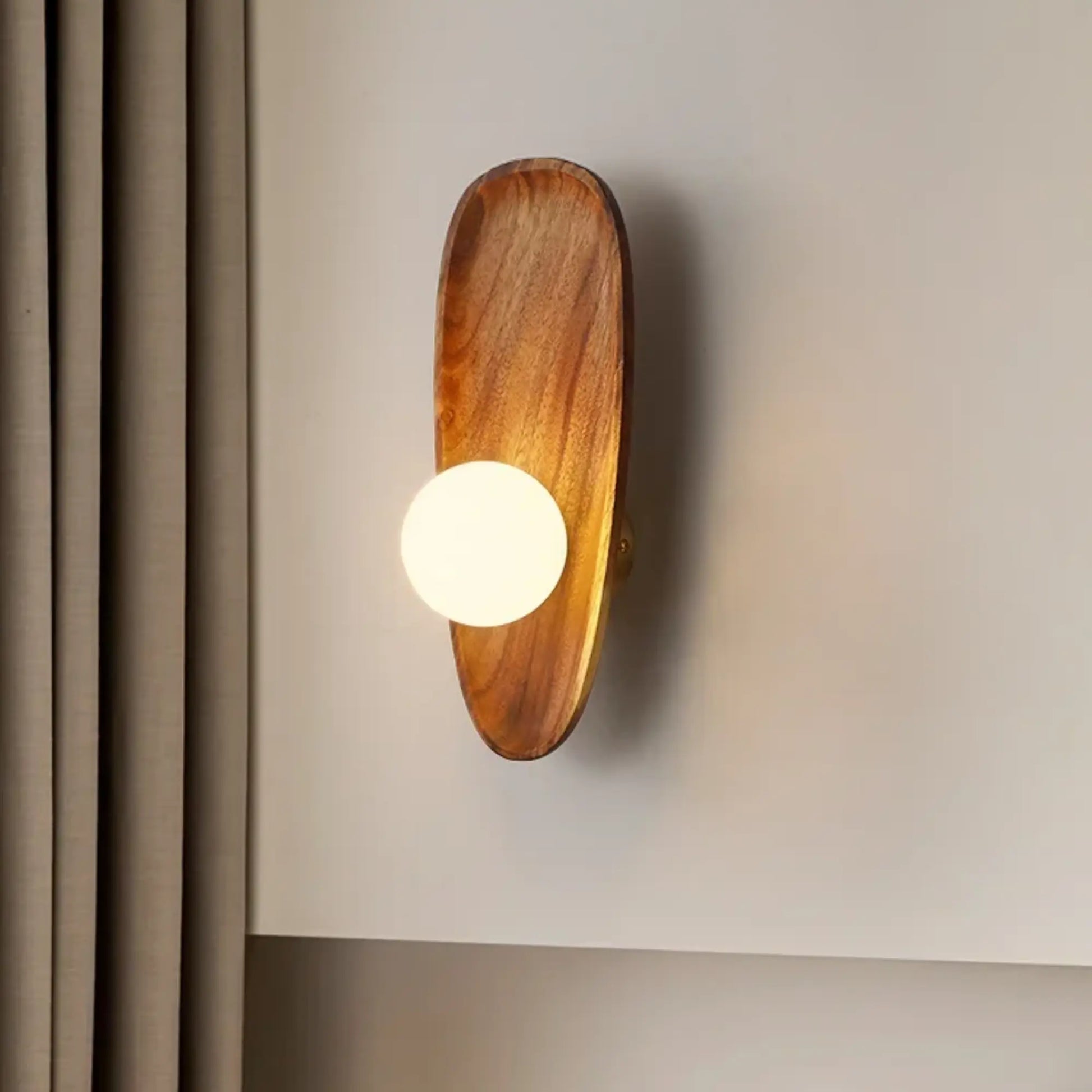 Applique murale LED bois naturel – lumière chaude, design moderne