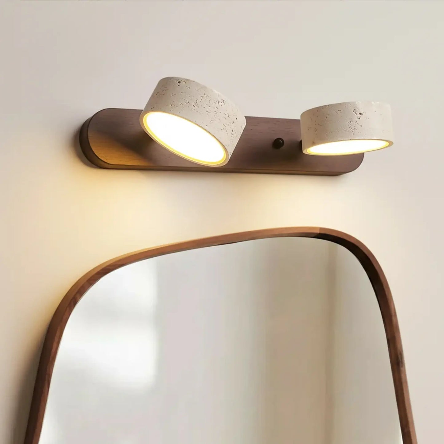 Applique murale LED salle de bain – Bois clair & travertin, design minimaliste