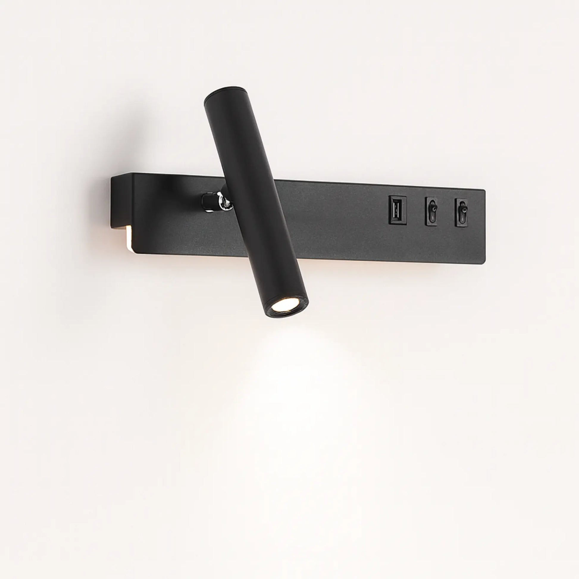 Applique murale avec liseuse LED, interrupteur et chargeur USB intégré