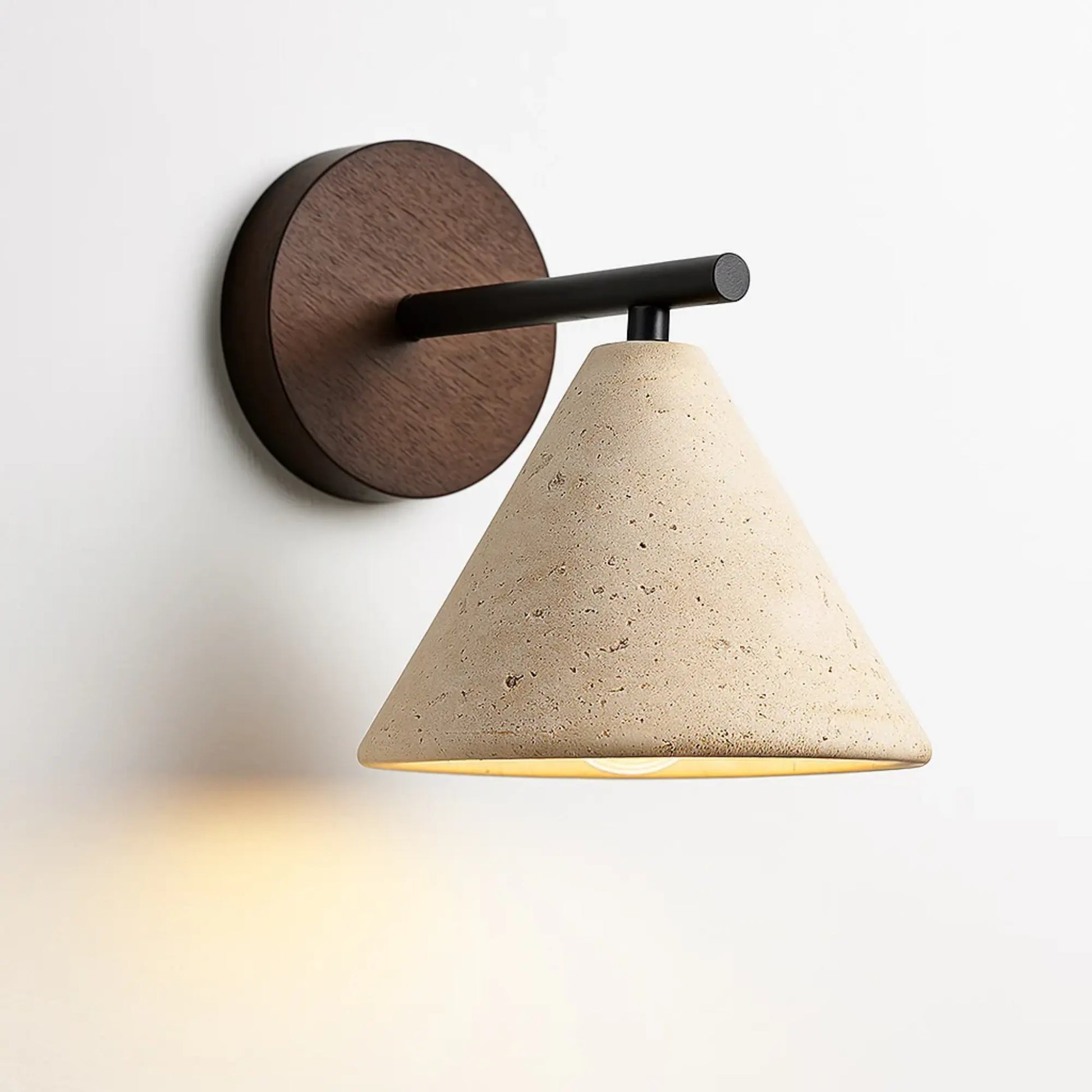 Applique murale décorative travertin – lumière chaude, bras noir mat