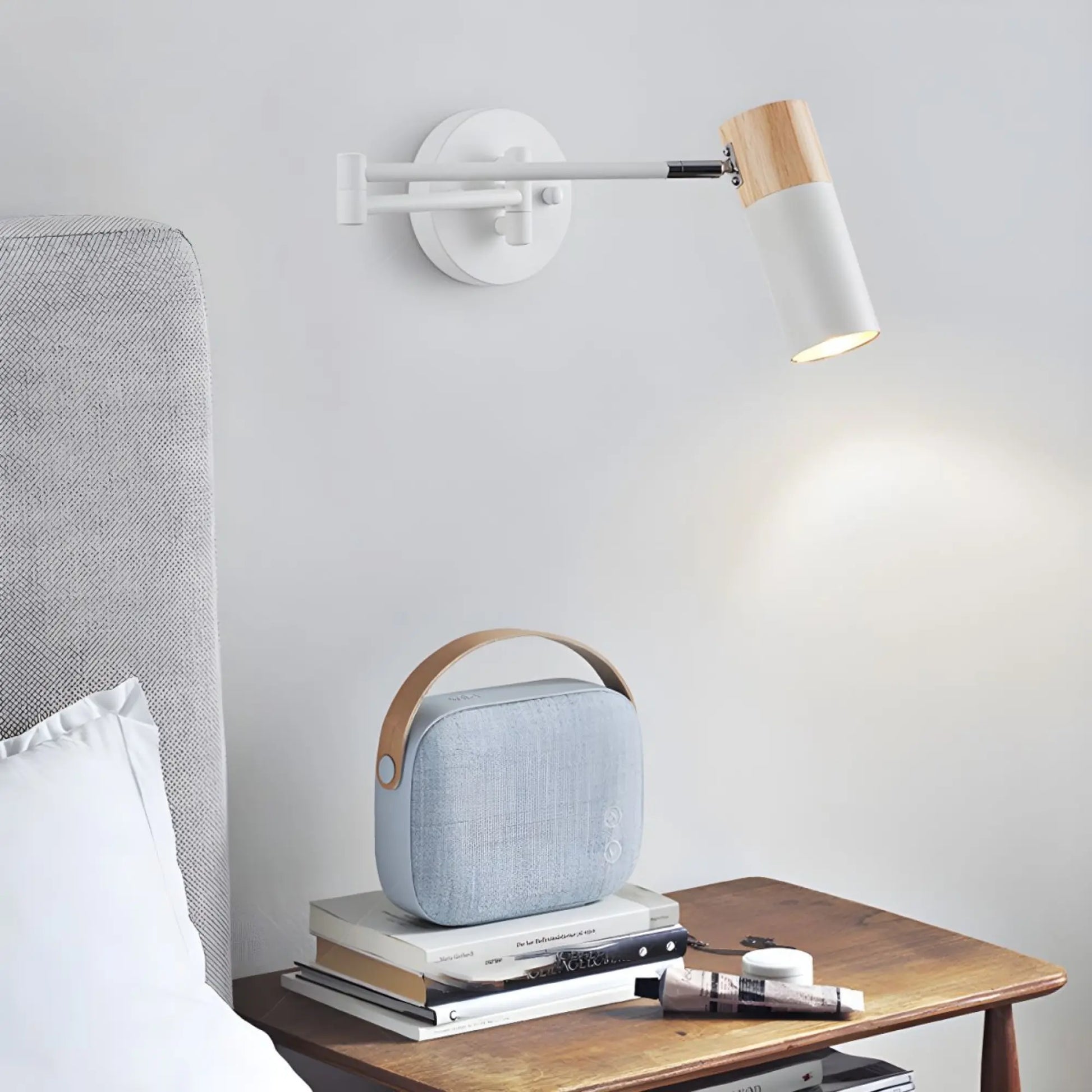 Applique murale design orientable – bras télescopique, chambre ou bureau