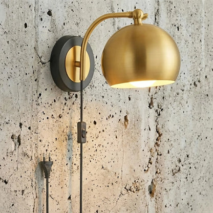 Applique murale vintage dorée – design industriel avec câble et interrupteur