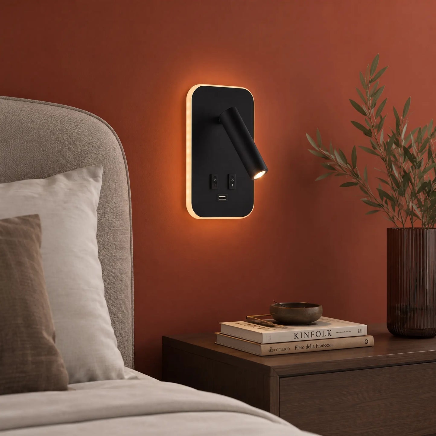 Applique murale avec liseuse LED orientable et port USB – Design moderne pour tête de lit