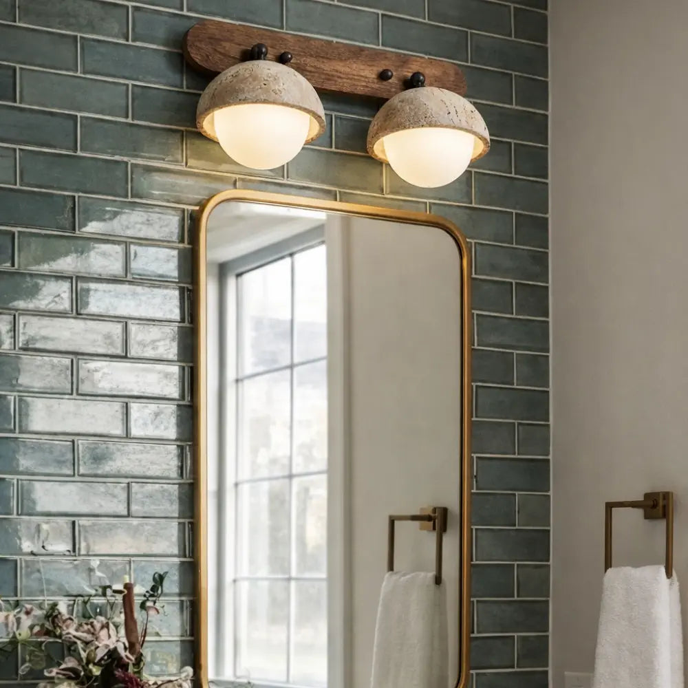 Applique murale salle de bain travertin et bois - globe opalin - Style wabi-sabi organique