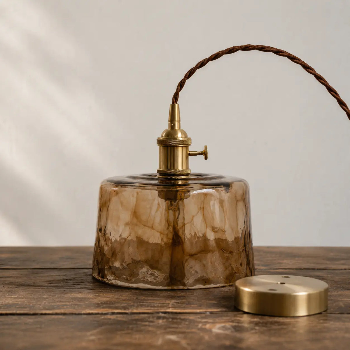 Suspension Verre Ambré Texturé Design Vintage Laiton