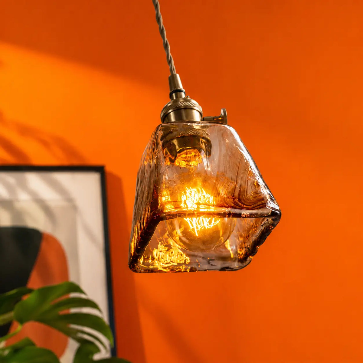Suspension Verre Ambré Texturé Design Vintage Laiton